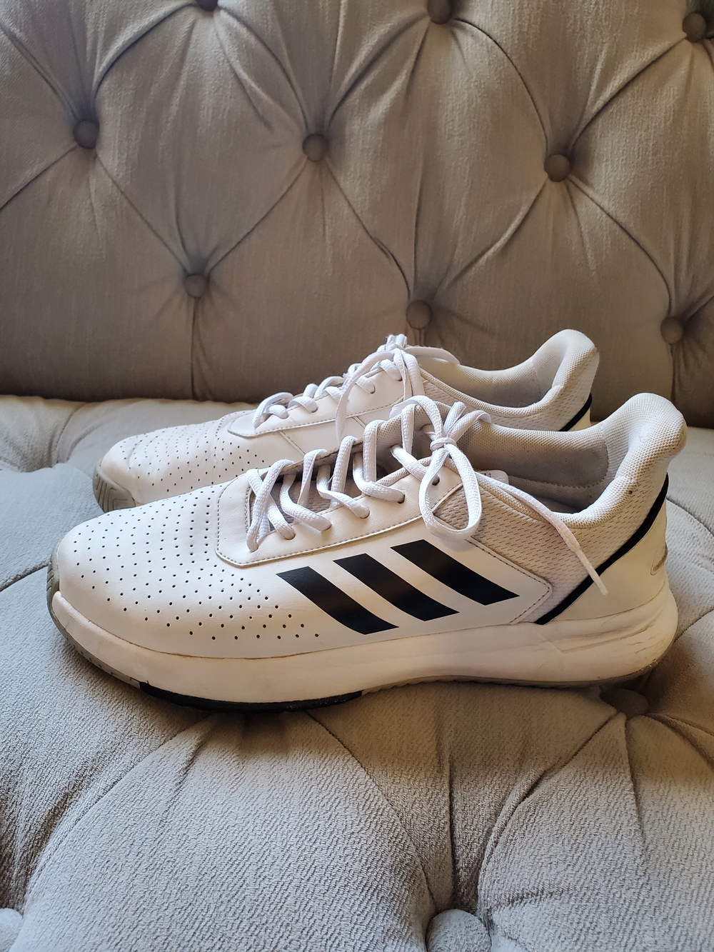 Men's ADIDAS Black & White SZ 10 Sneaker